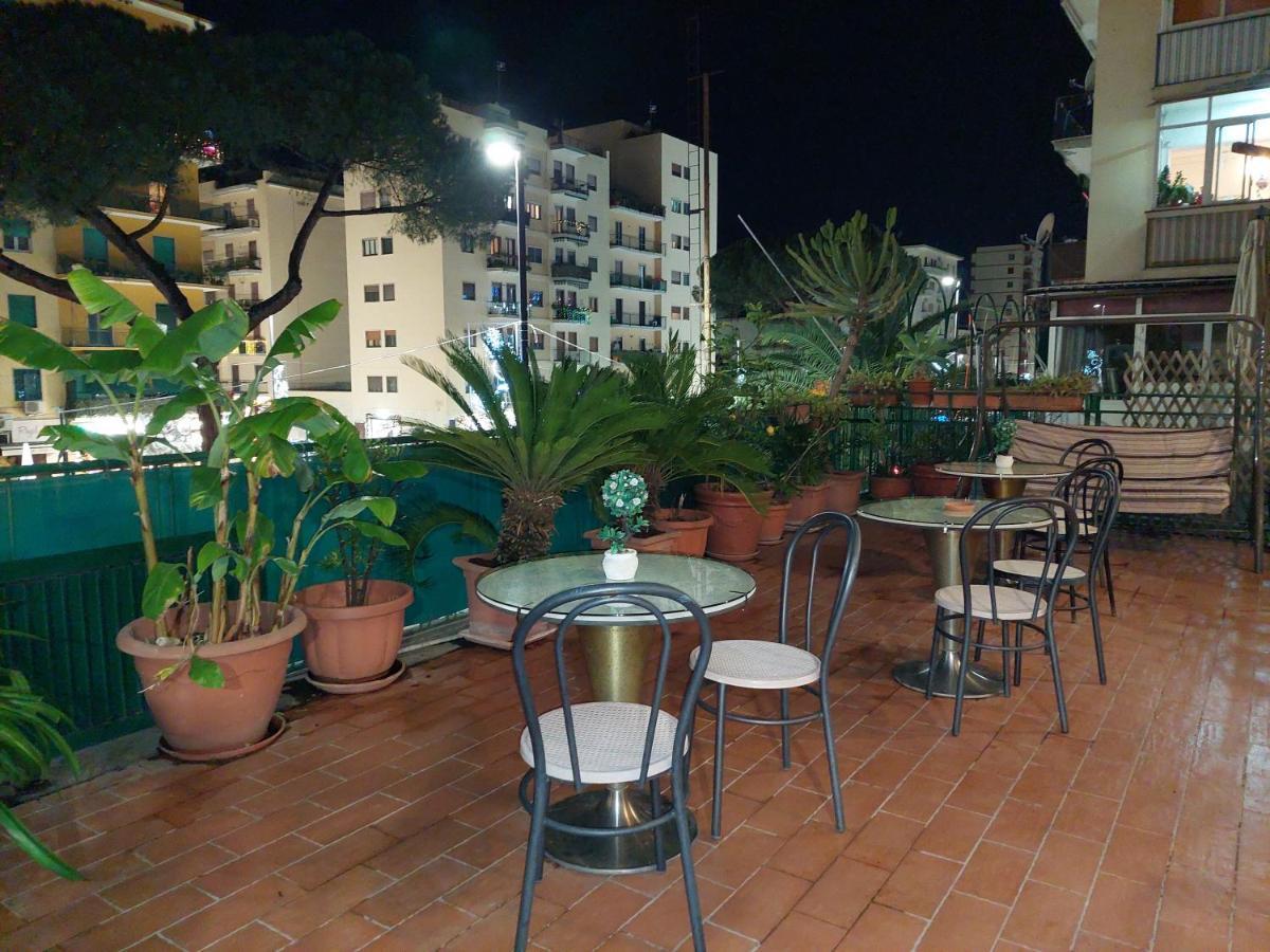 Domus Cesare Apartment Napoli Ngoại thất bức ảnh